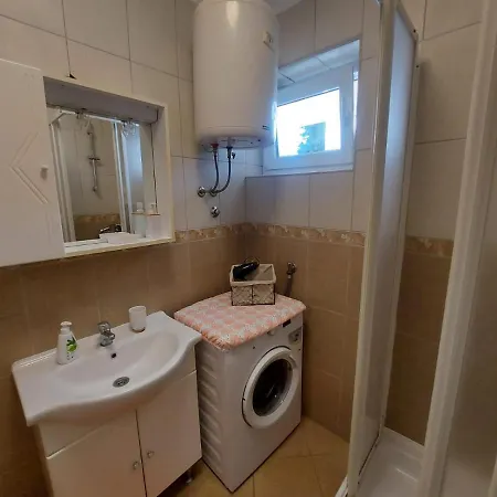 Apartments Kurtov شقة باكوشتاني