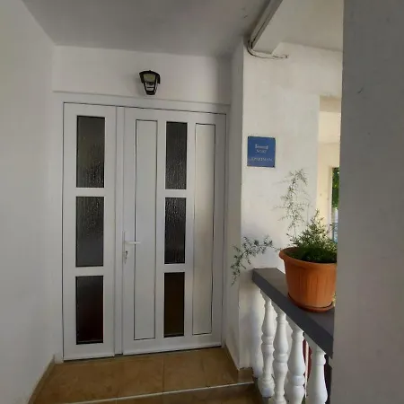 Apartments Kurtov شقة *