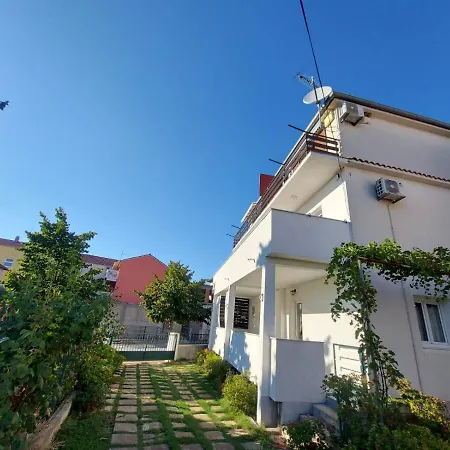 شقة Apartments Kurtov باكوشتاني