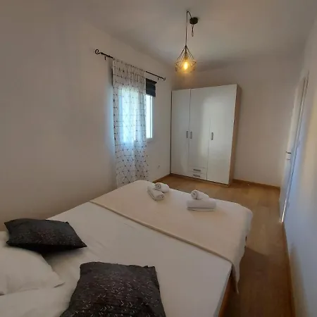 Apartments Kurtov Apartment *